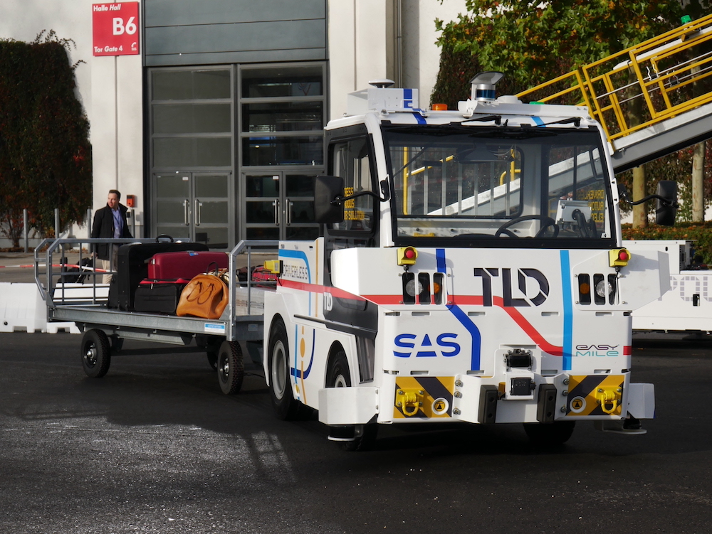 TractEasy autonomous baggage towing