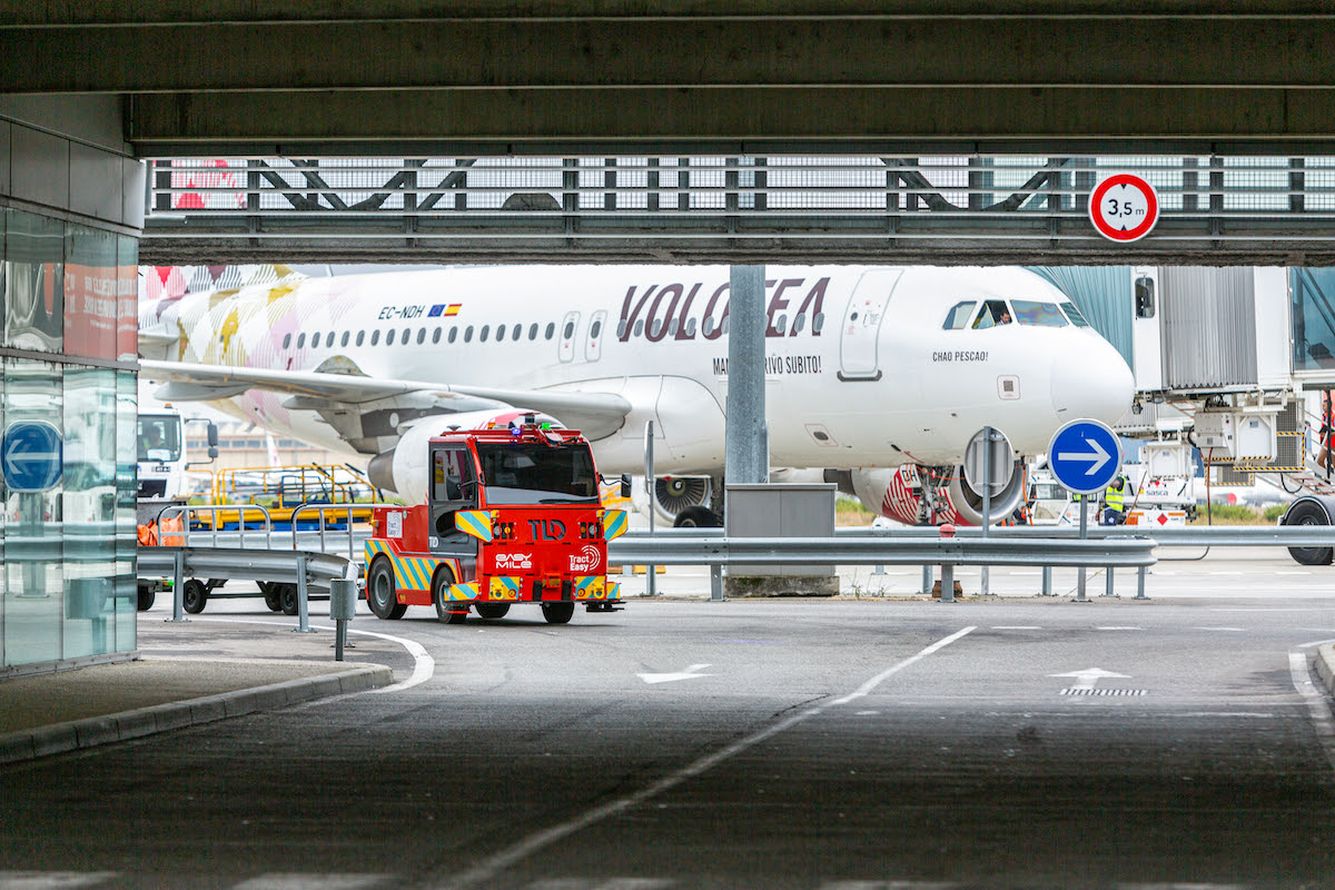 Autonomous baggage tractor Toulouse Airport